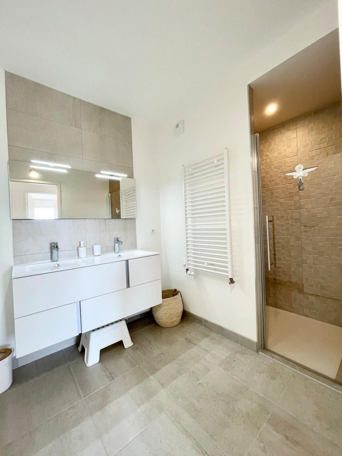 Spacieux Appartement Neuf De Standing Hyper Cosy Larmor-Plage Exteriör bild